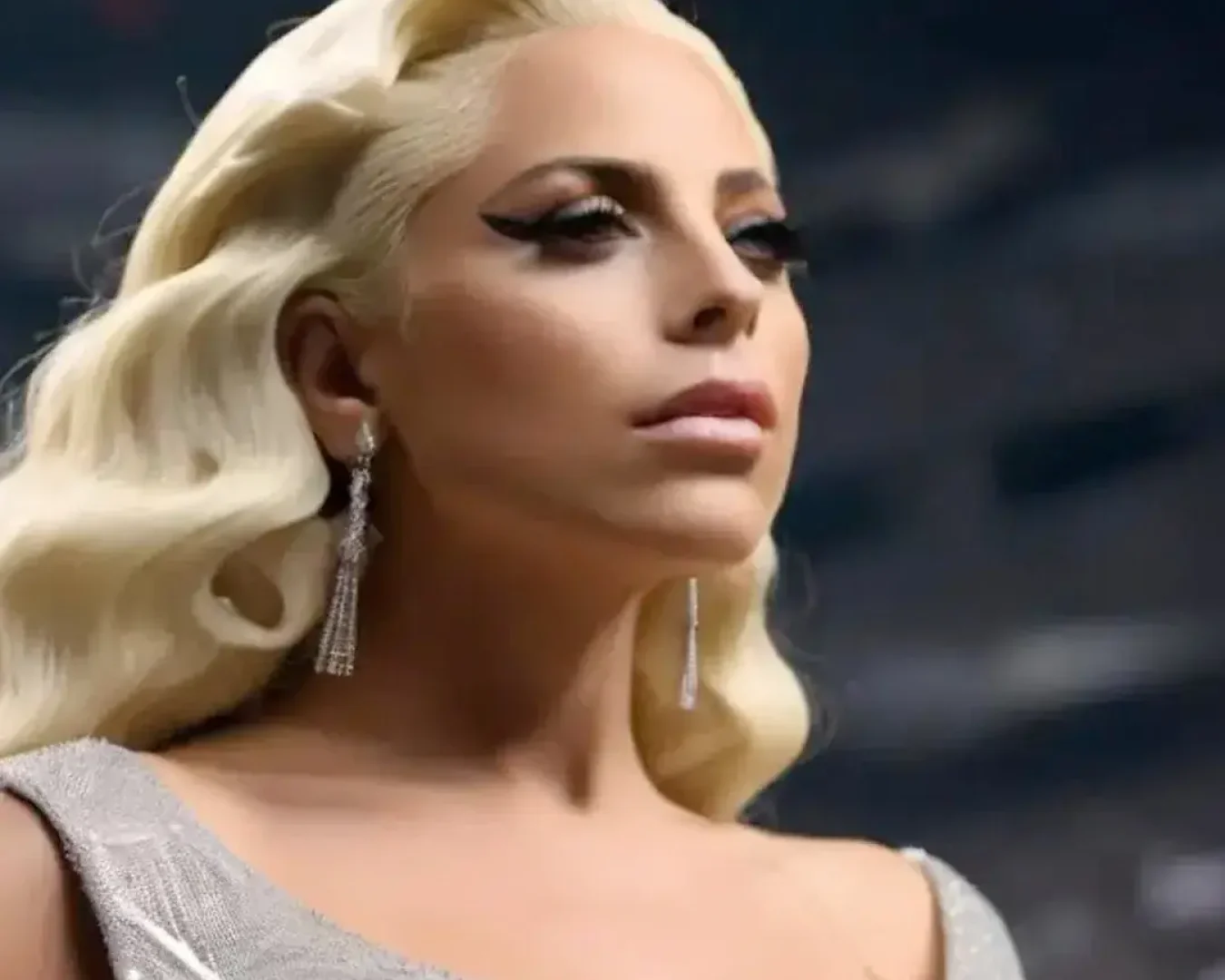 LADY GAGA UNGKAP ALBUM BARU ‘LG7’ TERINSPIRASI DANCE MUSIC INDUSTRY Kolaborasi dengan Gesaffelstein dan eksplorasi genre elektronik akan membawa warna baru dalam karya ini. Album dijadwalkan rilis Februari 2025, diikuti dengan penampilan di Coachella.