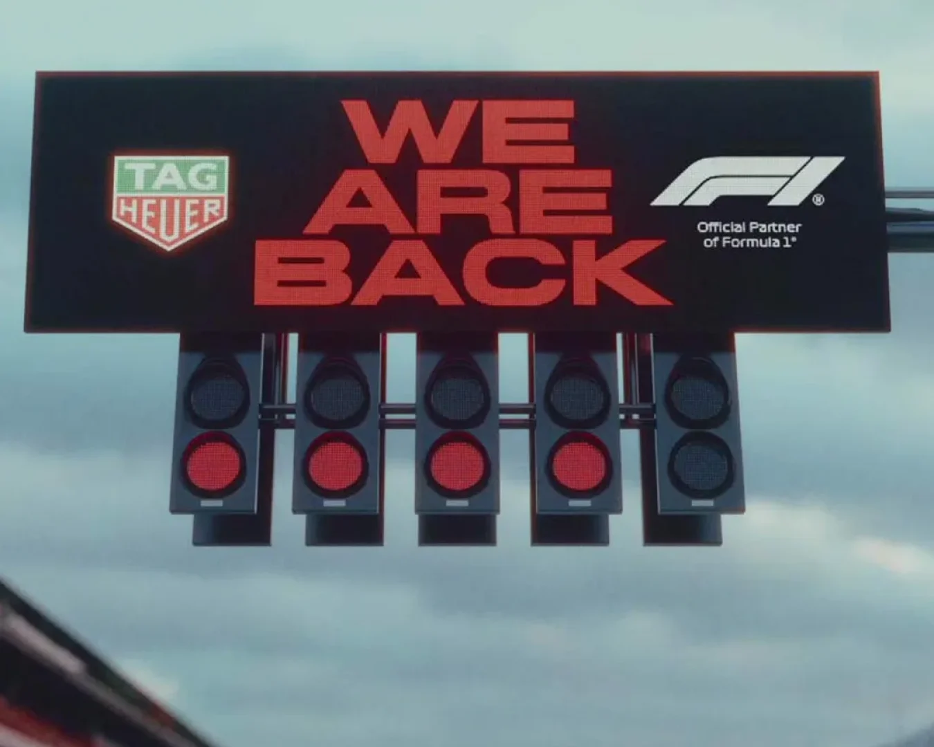 TAG Heuer balik lagi ke Formula 1! Mulai musim 2025, brand jam tangan mewah ini resmi jadi Official Timekeeper F1. Jadi