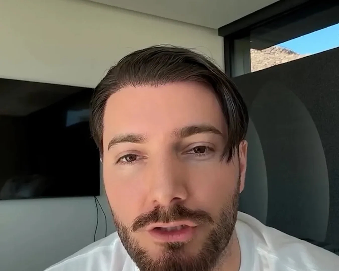 Mengalami Tinnitus Fokus Pemulihan, Alesso Kurangi Jadwal Manggung